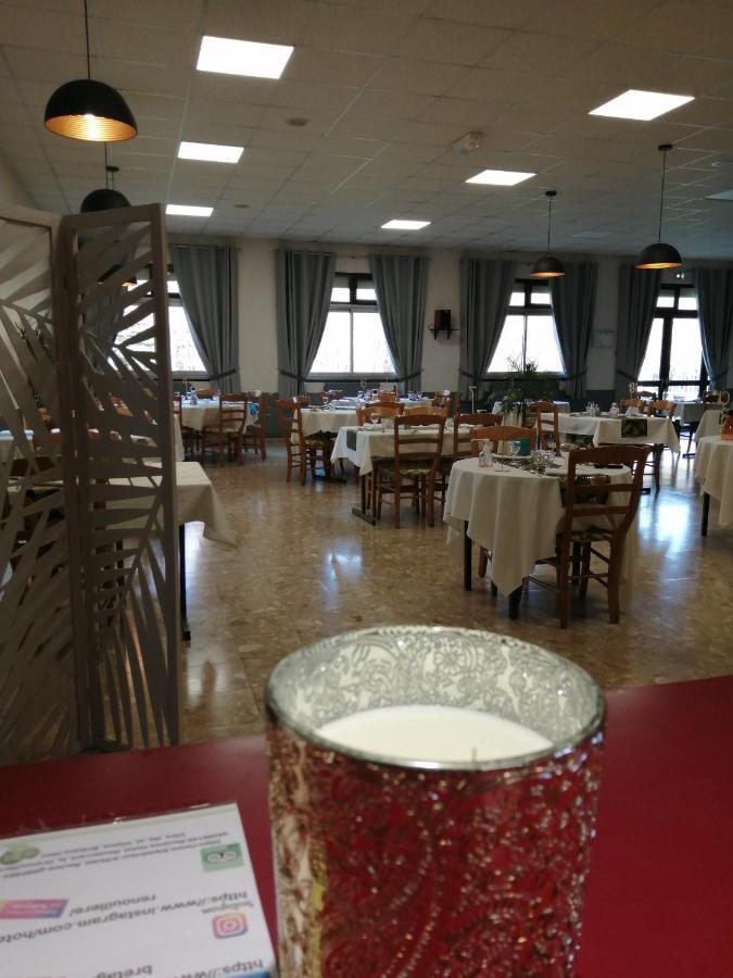 Hotel Restaurant La Grenouillere Vitré Екстериор снимка