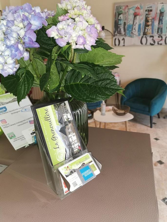 Hotel Restaurant La Grenouillere Vitré Екстериор снимка