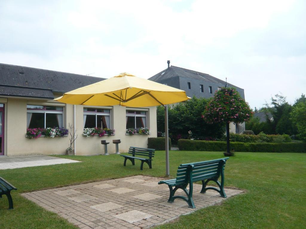 Hotel Restaurant La Grenouillere Vitré Екстериор снимка