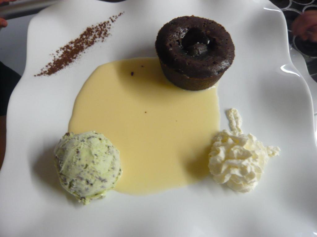 Hotel Restaurant La Grenouillere Vitré Екстериор снимка