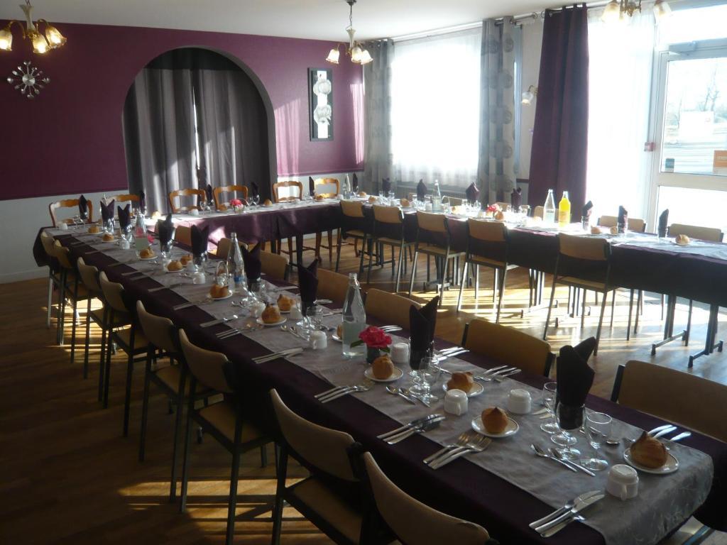 Hotel Restaurant La Grenouillere Vitré Екстериор снимка