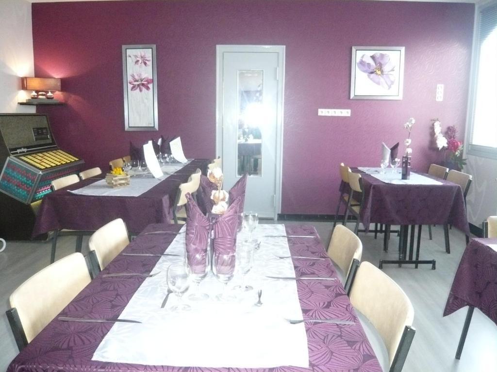Hotel Restaurant La Grenouillere Vitré Екстериор снимка