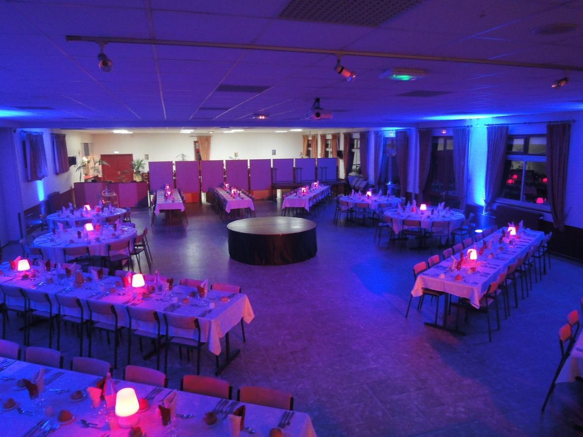Hotel Restaurant La Grenouillere Vitré Екстериор снимка