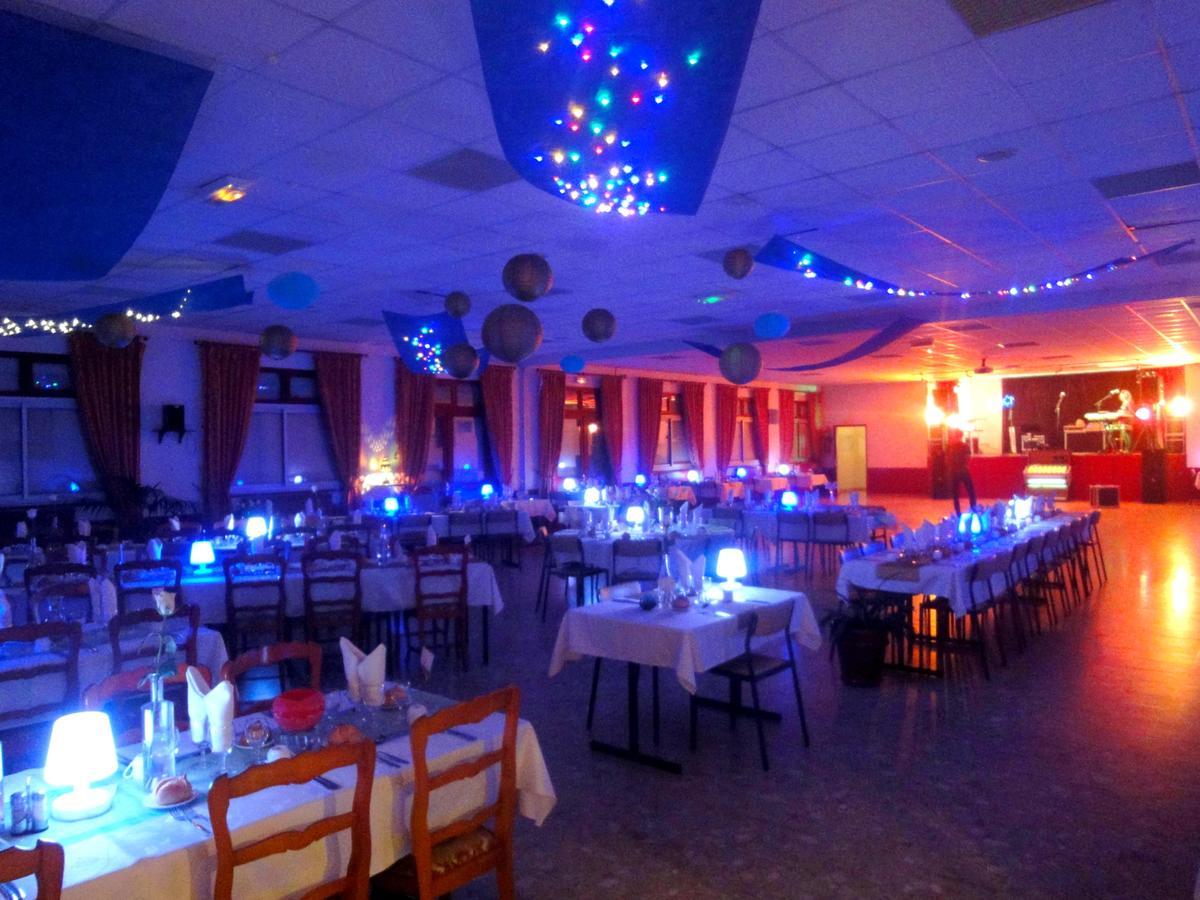 Hotel Restaurant La Grenouillere Vitré Екстериор снимка