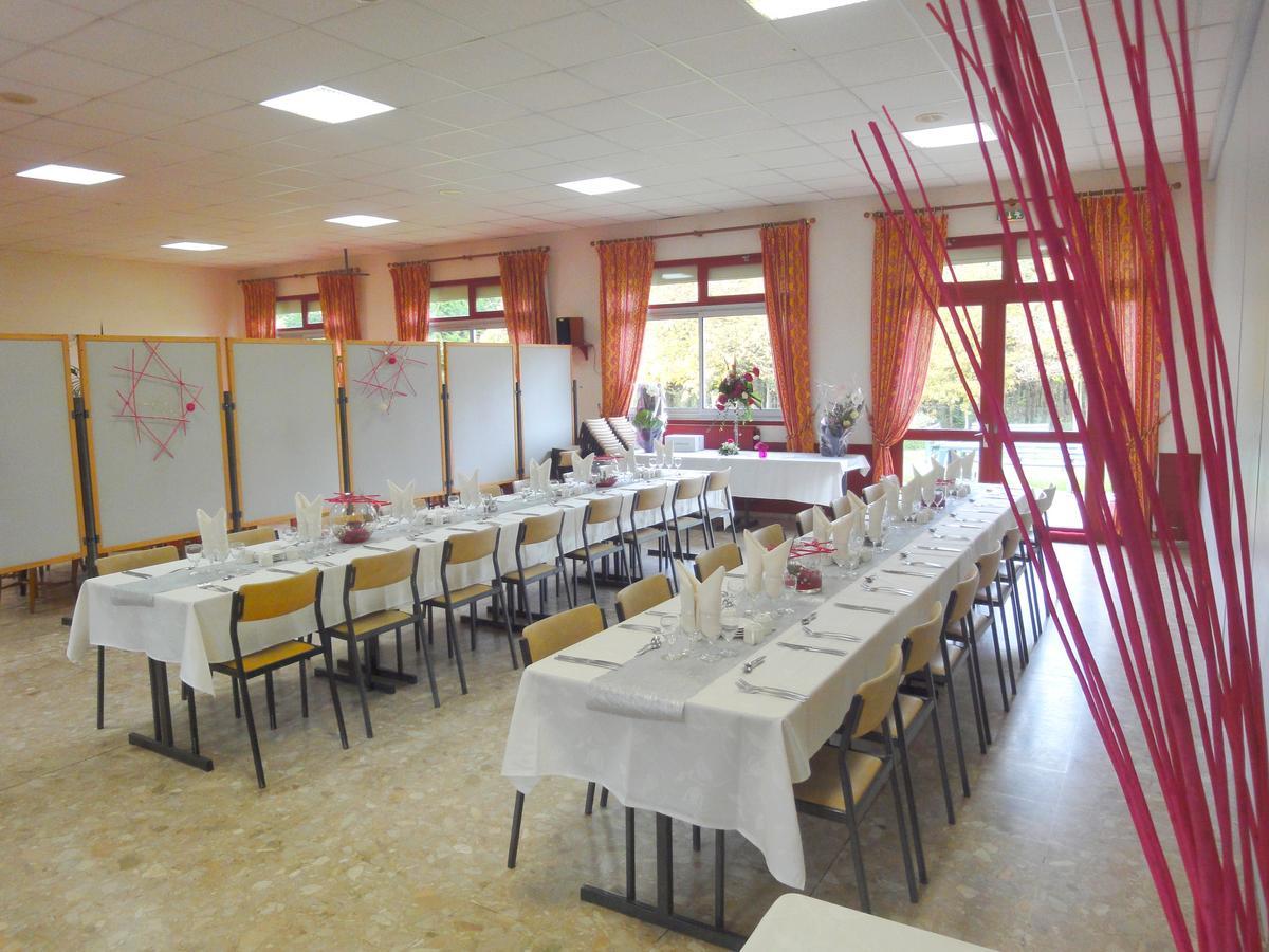 Hotel Restaurant La Grenouillere Vitré Екстериор снимка