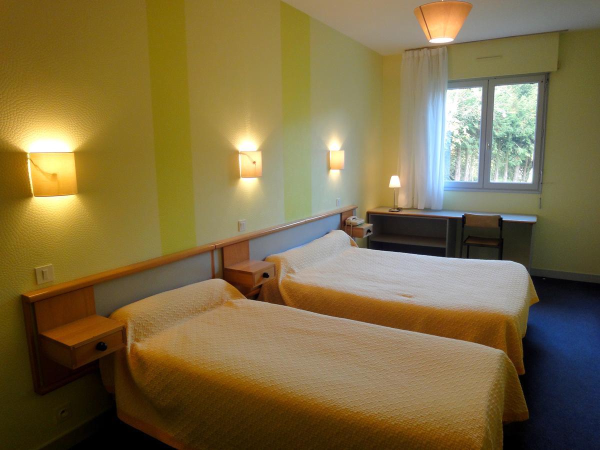 Hotel Restaurant La Grenouillere Vitré Екстериор снимка